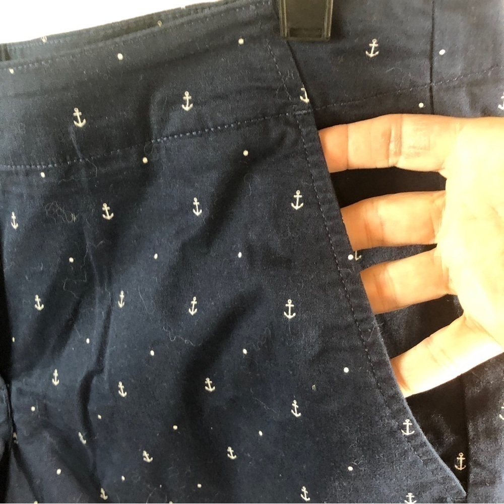 Nautica Shorts Women 10 Navy with Small White Anchors  Front Zip and Button - Picture 4 of 8